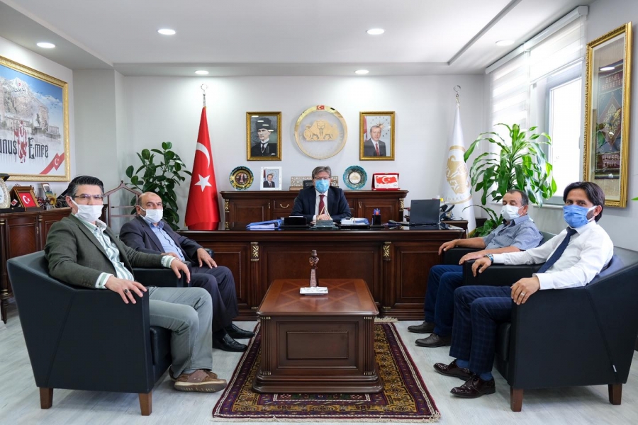 ''Belediye Başkanımız ÖZDEMİR Aksaray İl Özel İdare Genel Sekreterimiz Yüksel ÇELİK'i makamında ziyaret etti.''