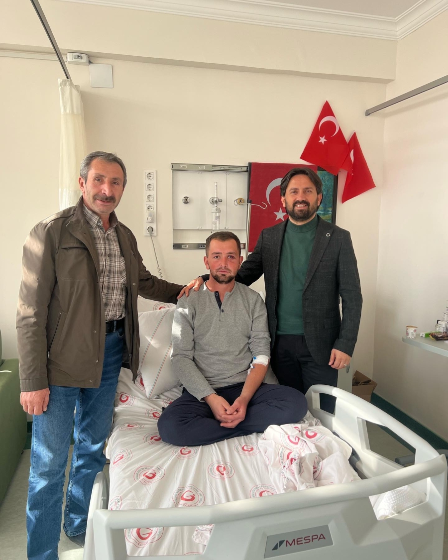 Ortaköy Belediye Başkanımız Sn. Ali Rıza ÖZDEMİR, Pençe-Kilit Operasyonunda çıkan çatışmada Gazi olan kahraman hemşehrimiz Hamdi ÖZCAN'ı tedavi gördüğü hastanede ziyaret etti.