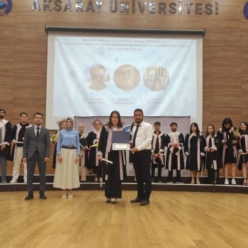 Belediye Başkanımız Ahmet Koyuncu Aksaray Üniversitesi Konferans Salonunda düzenlenen Ortaköy MYO öğrencilerimizin mezuniyet törenine katıldı.