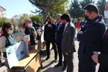 Ortaköy Belediye Başkanımız Sn. Ali Rıza ÖZDEMİR, 75. Yıl Cumhuriyet Ortaokulu TÜBİTAK Bilim Fuarının Açılışına Katıldı.