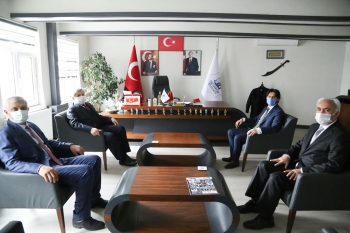 Aksaray Üniversitesi Rektörü Prof. Dr. Yusuf ŞAHİN, Belediye Başkanımız Ali Rıza ÖZDEMİR'i makamında ziyaret etti.