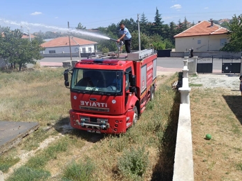 Ortaköy Belediyesi İtfaiye Müdürlüğümüzce, ekiplerimiz tarafından çıkan yangına iki araçla anında müdahale edilip söndürülmüştür.