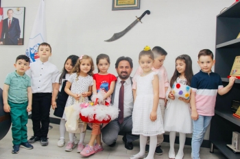 ''Yunus Emre Anaokulu Öğrencilerinden Başkan ÖZDEMİR'e Bayram Ziyareti''
