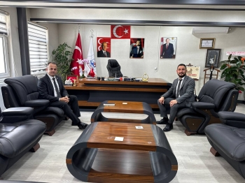 İller Bankası Konya Bölge Müdürü Sayın Sedat Yılmaz, Belediye Başkanımız Sayın Ahmet Koyuncu'yu makamında ziyaret etti.