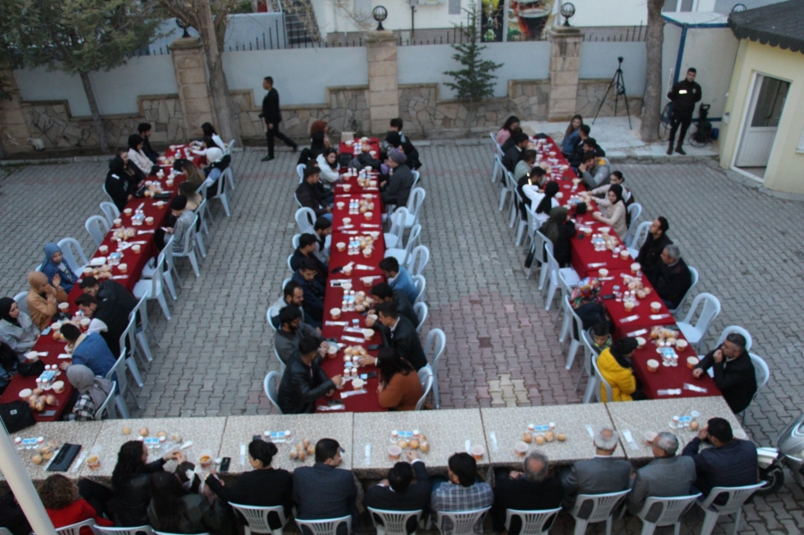 Ortaköy MYO Öğrencileri ile İftar Yemeğinde Bir Araya Gelindi.